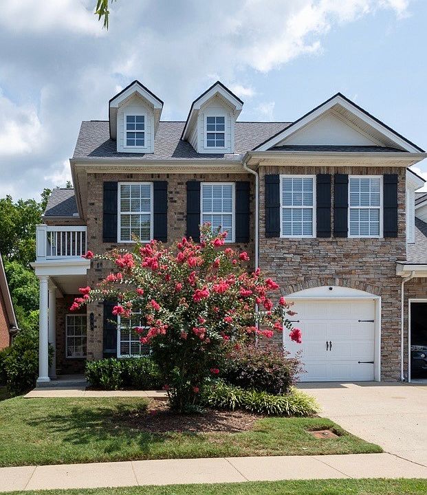 1st image of 809 Barrington Place Dr