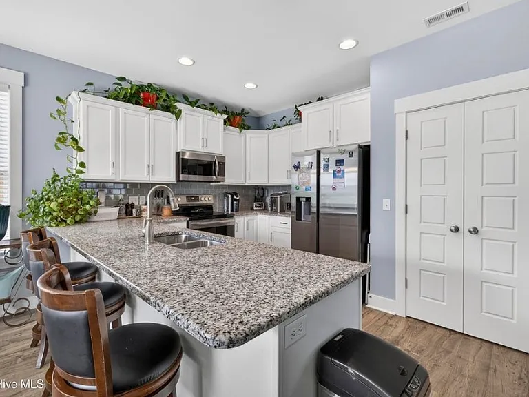2024 Blue Spruce Dr — Photo 15