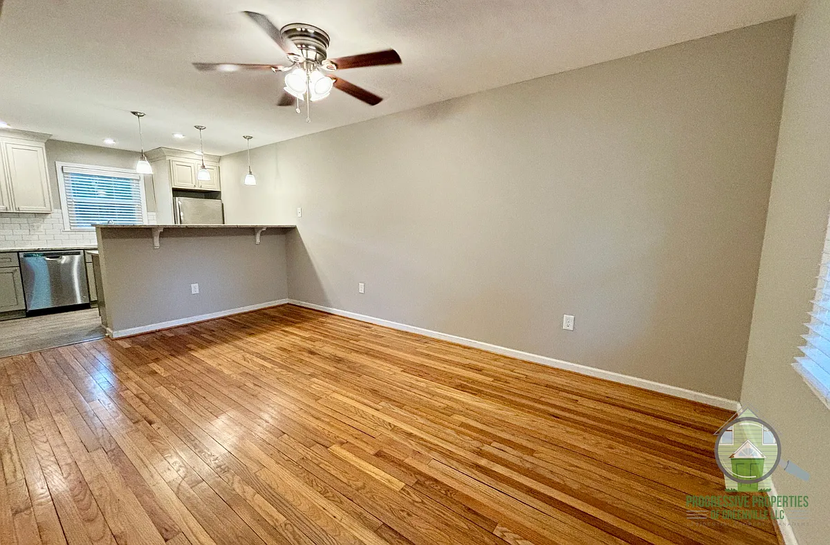Building Photo - 802 Hampton Ave #A
