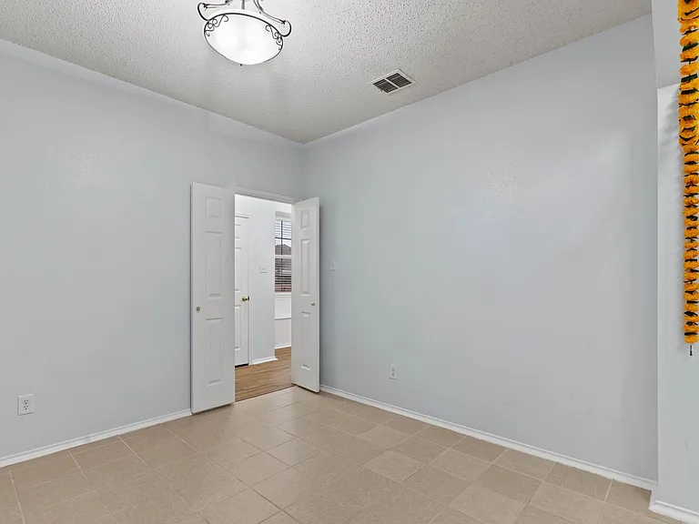 316 Leameadow Dr — Photo 19