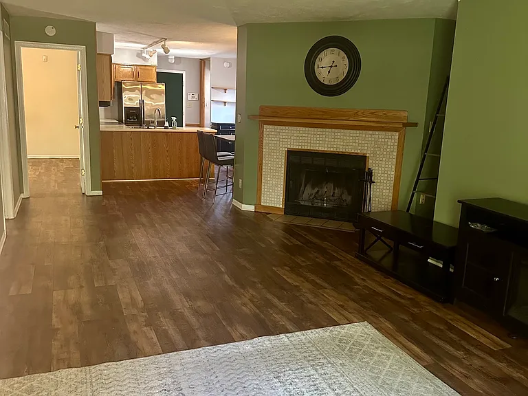 800 N Park Ave — Photo 3