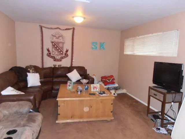 2716 E Lee St — Photo 23
