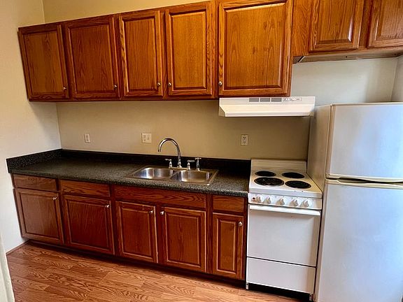 4th image of 12 E Main St APT 6