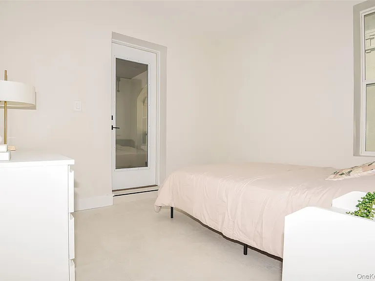 315-1M W Broadway W #2A — Photo 12