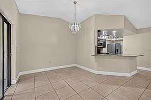 660 Royalty Ct — Photo 11