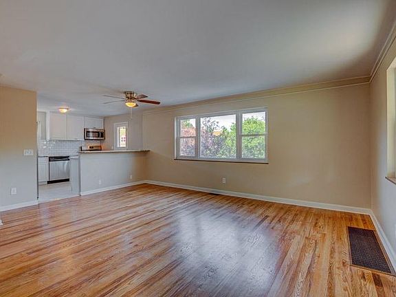 3rd image of 601 Woodside Hts