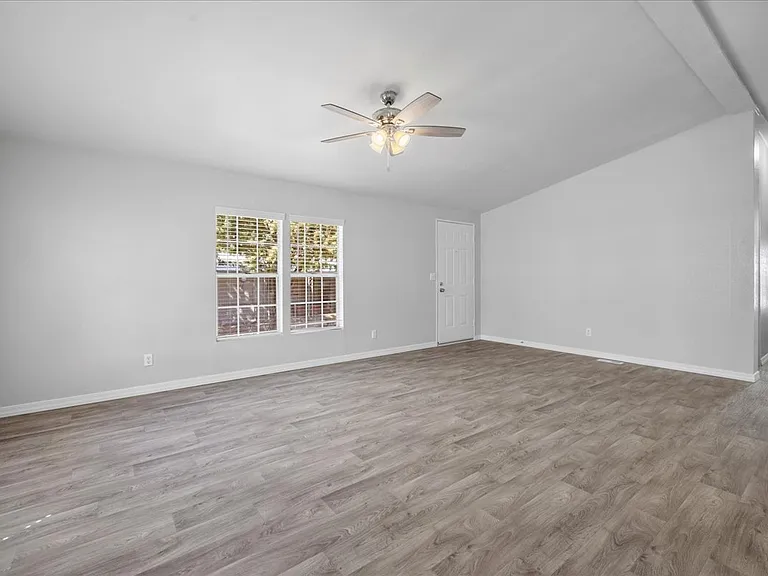 2885 N Panorama Dr — Photo 10