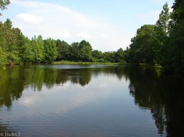3900 Us Highway 220 N, Seagrove, NC 27341