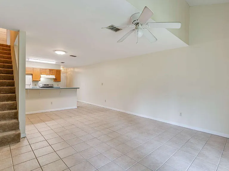 840 W Georgia St #B — Photo 45