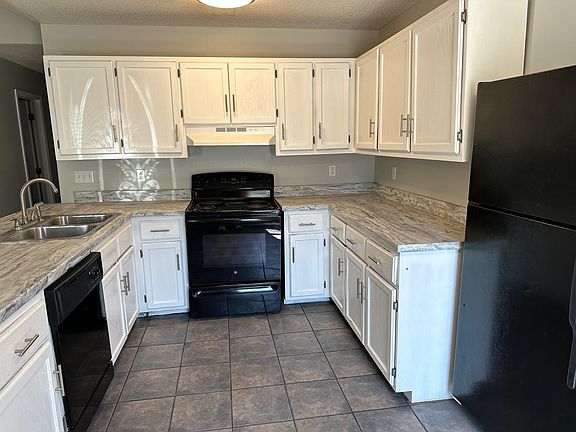 2nd image of 120 Creekwood Dr #120