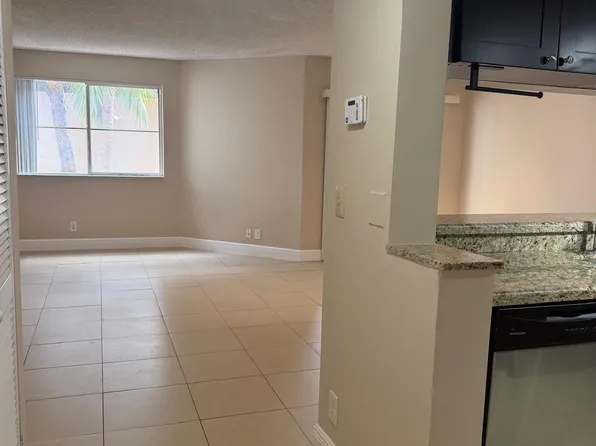 9901 Westview Dr, Pompano Beach, FL