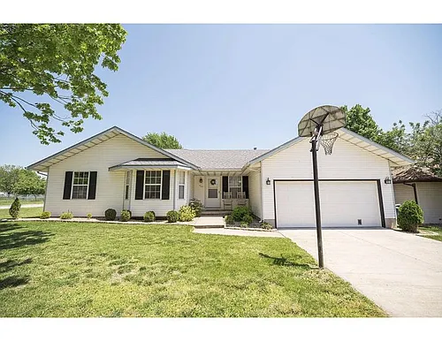404 S Dove Valley Ave Photo 1