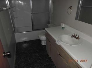 925 Collins St, Christiansbrg, VA 24073