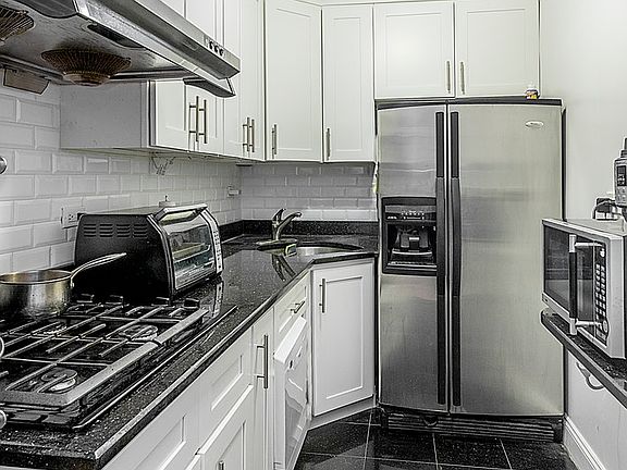 5th image of 7025 Yellowstone Blvd APT 3Z