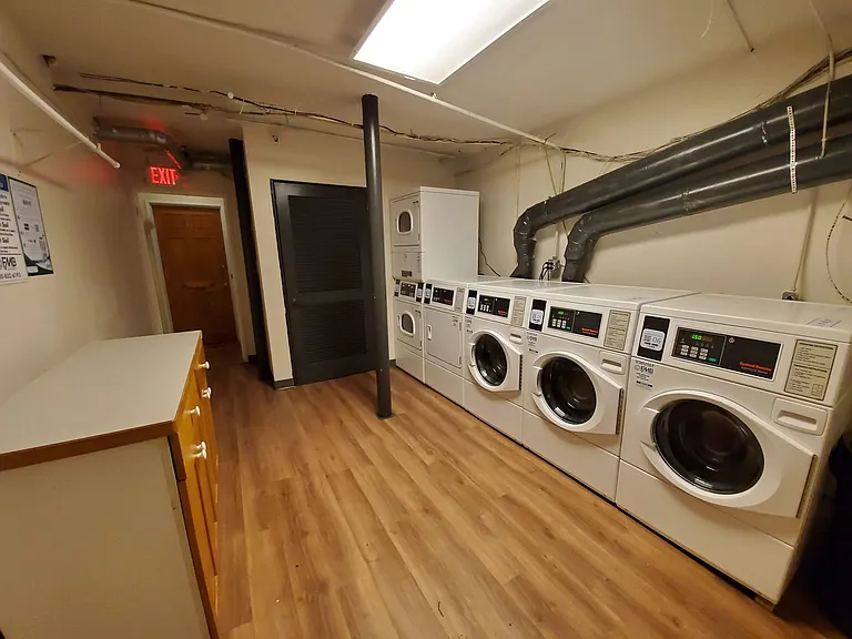 Maple Place Apartments — Photo 31