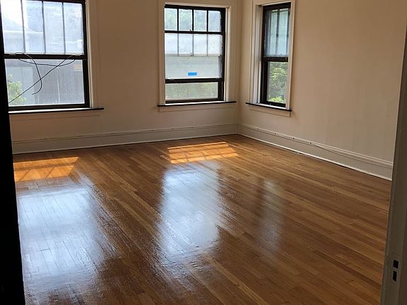 4th image of 5950 N Magnolia Ave