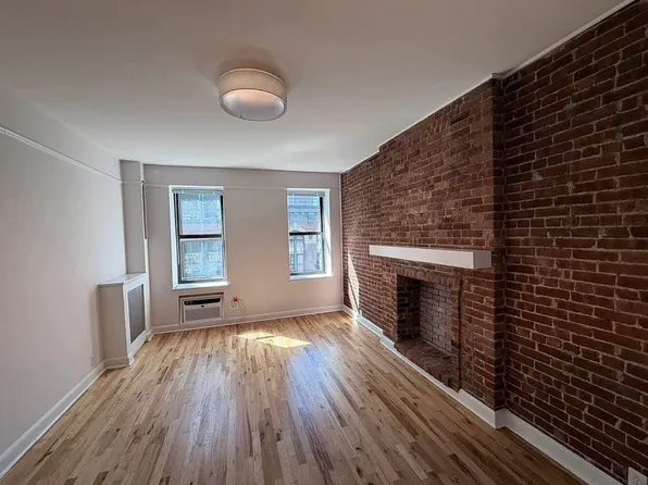 445 West 56th Street image 1 of 3