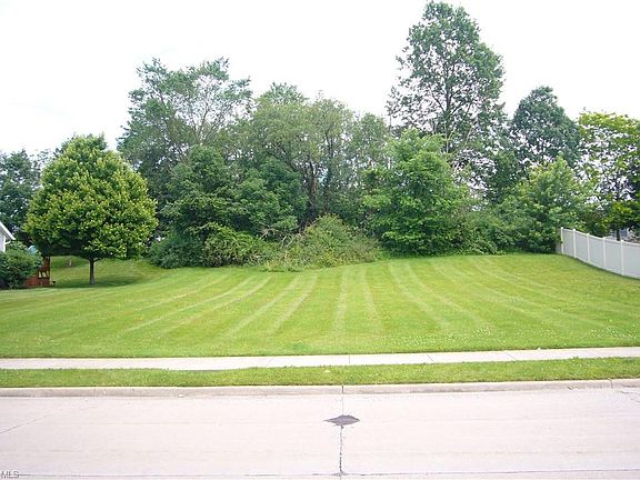 3rd image of 2100 Cyprus Dr SE