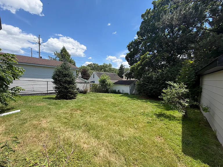 1447 Humbolt Ave — Photo 22