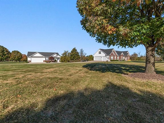 4th image of 3 Bluff Haven Dr