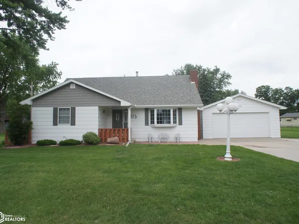 115 Parkview Dr, Webster City, IA 50595