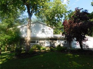 46 Tall Oaks Dr, East Brunswick, NJ