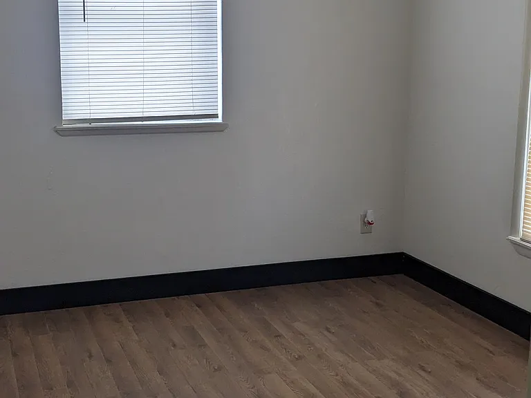 309 N Louisa Ave — Photo 9