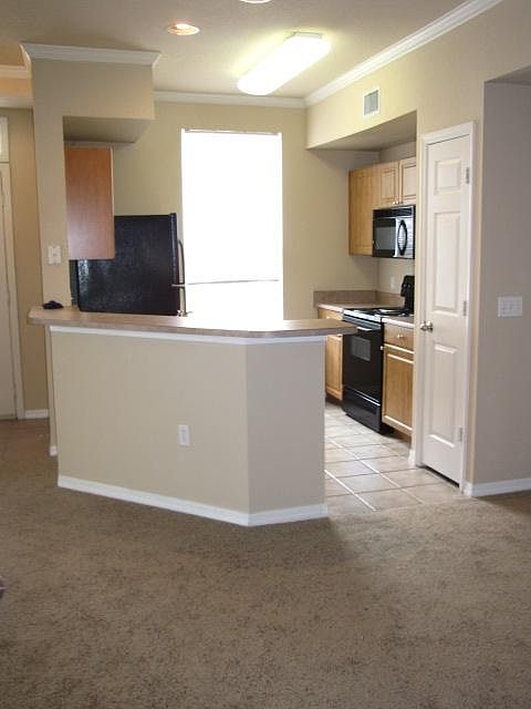 2nd image of 5621 Bidwell Pkwy Unit 204