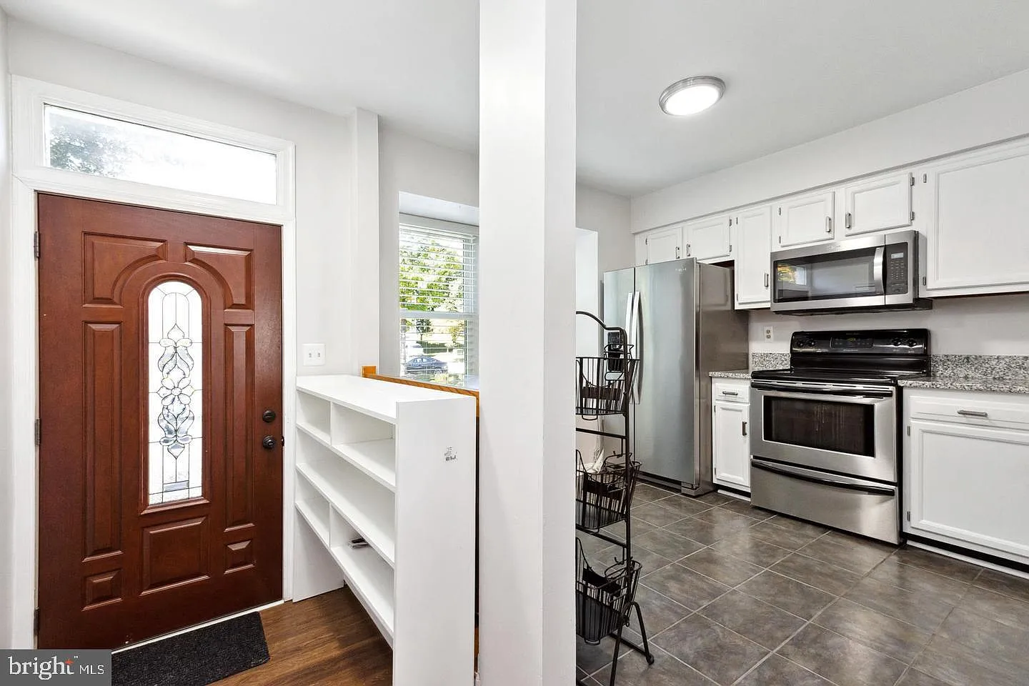 3 bed, 3.5 bath, 1542 sqft, $3,100 — Photo 3