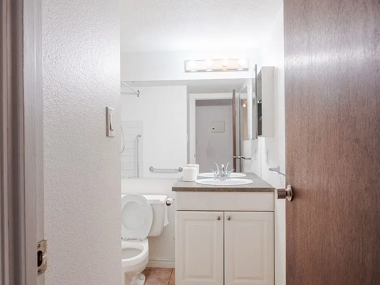 1333 Hornby St #601 — Photo 14