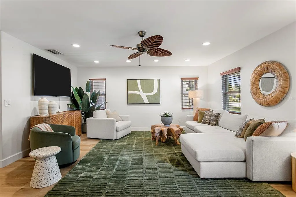3 bed, 2.0 bath, 1411 sqft, $6,500 — Photo 4