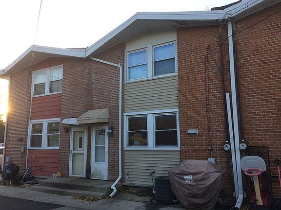 3rd image of 1572 Woodland Ave Unit C