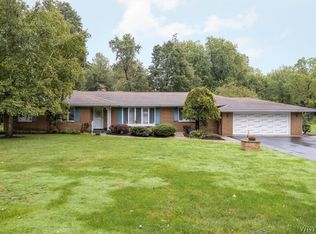 4485 E Overlook Dr, Williamsville, NY
