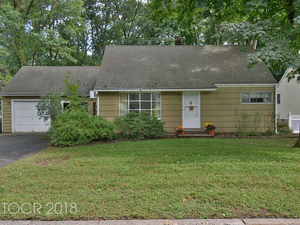 1st image of 122 Spruce St
