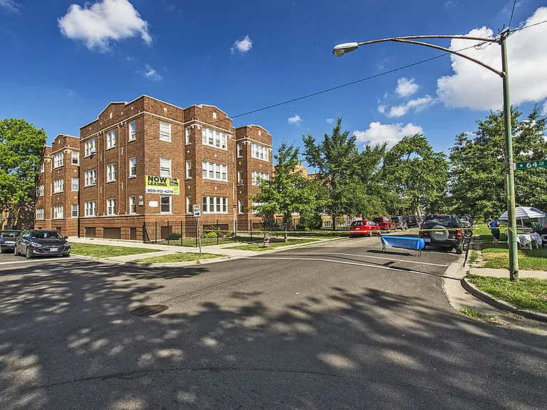 6356-58 S Francisco Ave #2908-10 — Photo 7