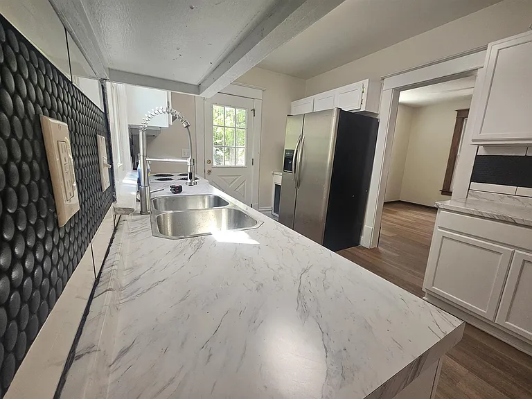 1116 Hickory St — Photo 11