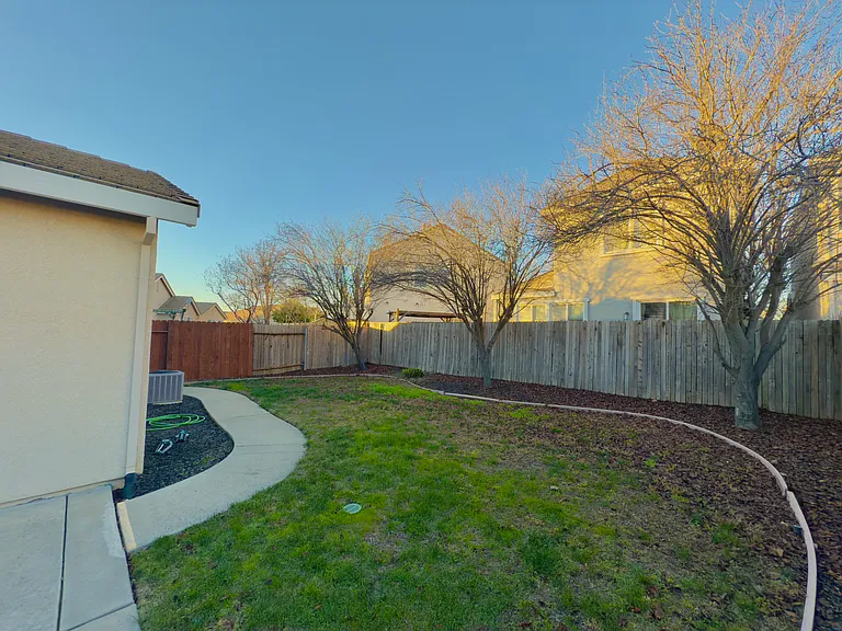 Spacious backyard perfect for kids, entertainment, and relaxation! A must-have feature, especially in the age of remote work_your outdoor haven awaits!