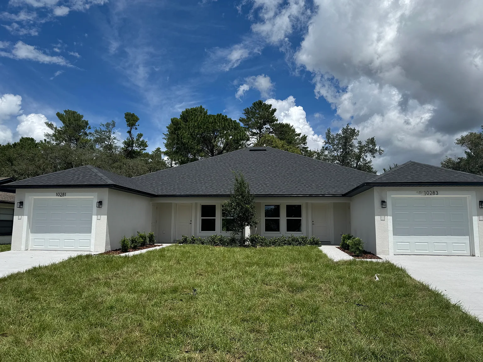 3 bed, 1304 sqft, $1,950 — Photo 1