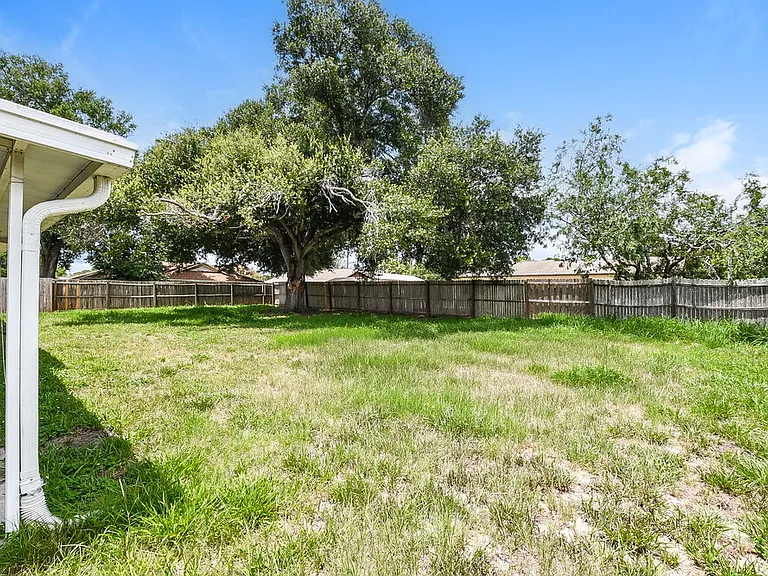 403 Blueberry Dr — Photo 16
