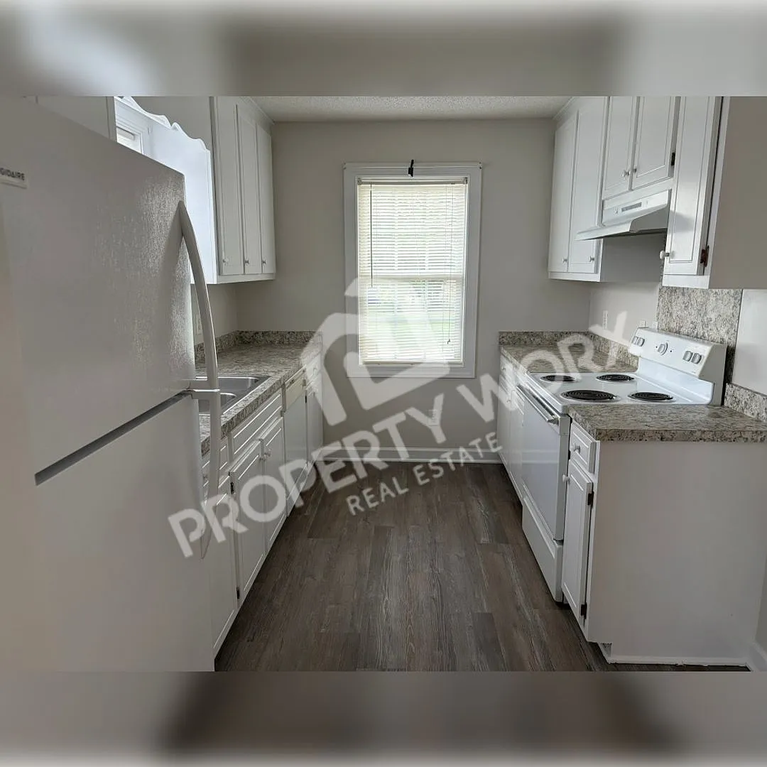2 Bedroom Duplex in Nashville — Photo 4