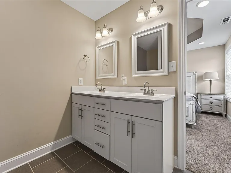1044 Charles Thomas Dr — Photo 26