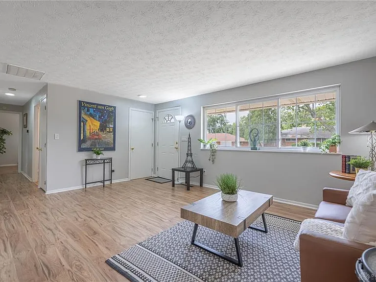 5276 Buckner Dr — Photo 4