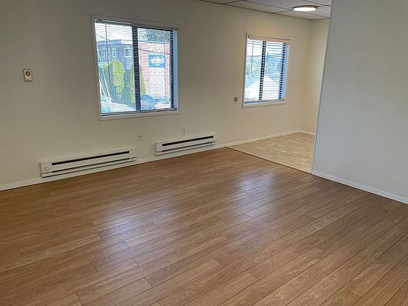 2nd image of 5409 Ivanhoe Pl NE #5