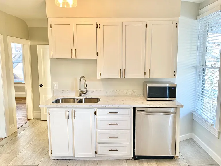628 N Center St #3 — Photo 3
