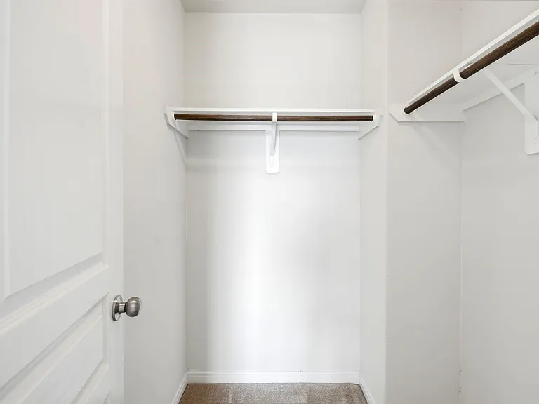 12318 Skyview Manor Dr — Photo 36