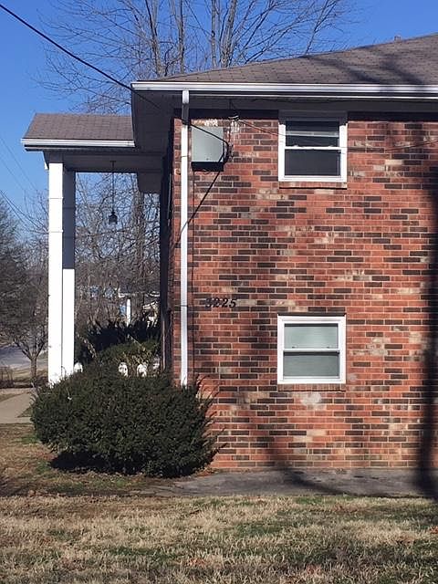 2nd image of 3225 Springfield Dr APT 3