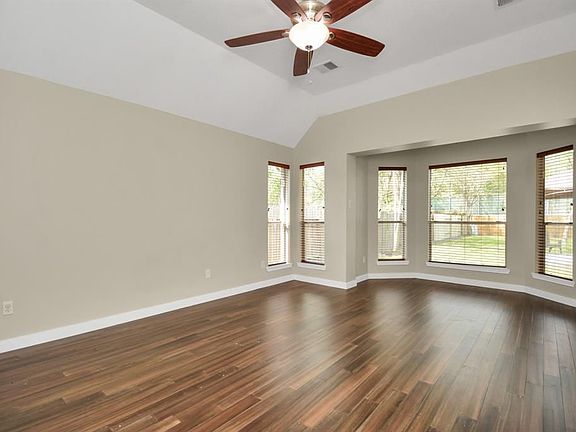 5th image of 13339 Yaupon Holly Ln