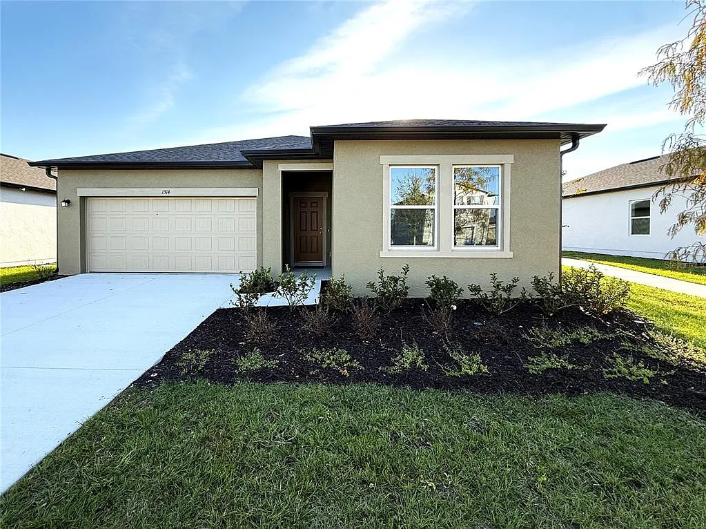 3 bed, 2.0 bath, 1771 sqft, $2,400 — Photo 1
