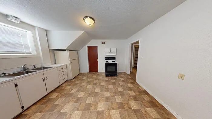214 N 16th St #B — Photo 4