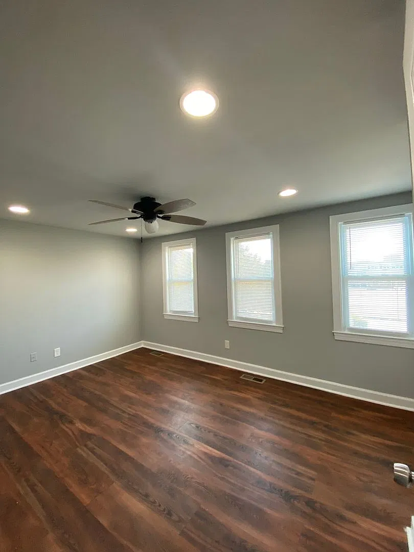 3 Bedroom Remodeled Unit! — Photo 3